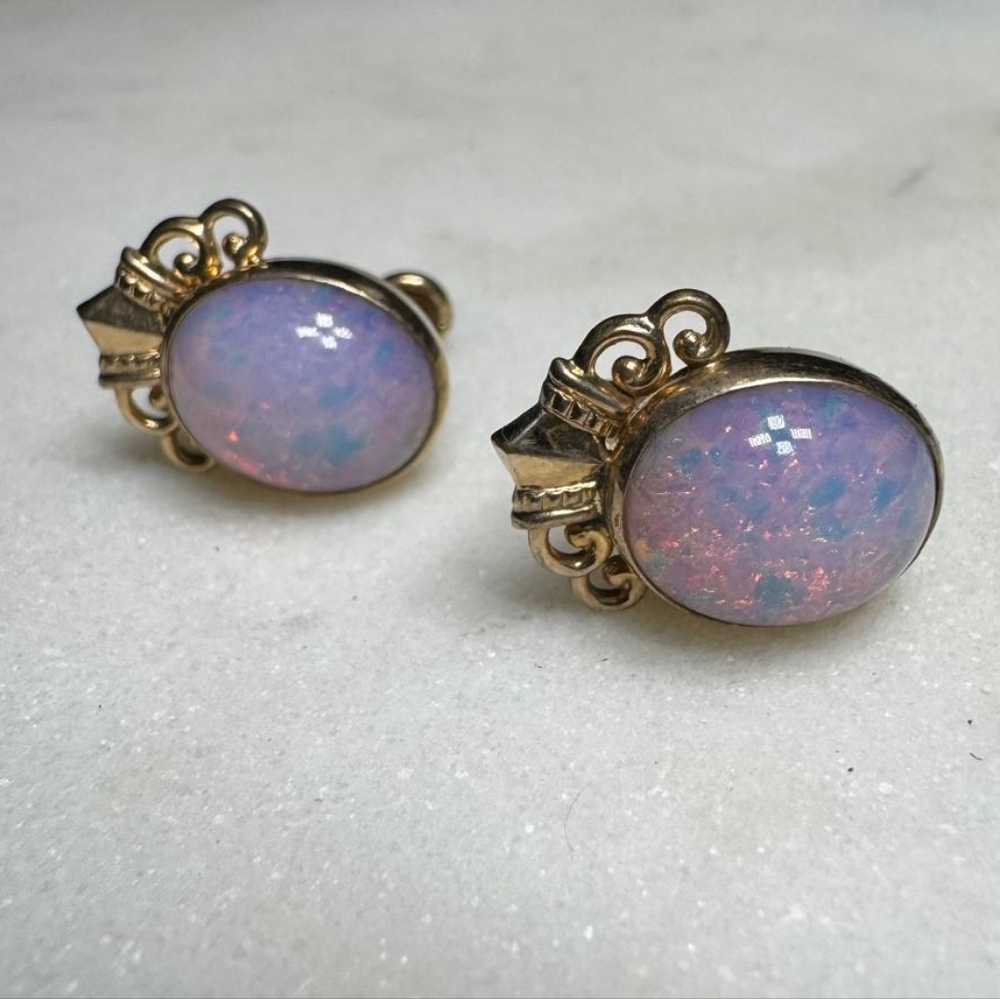 Elegant Gold and Opal Earrings - Picture 2 of 4